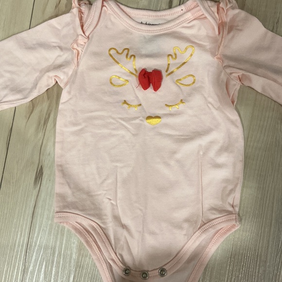 First Impressions 3-6m Reindeer onesie and matching red bottoms - Picture 2 of 5